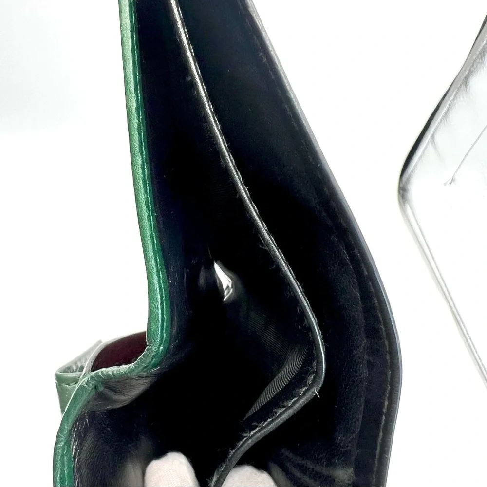 Gucci Black Leather Card Holder with Red Snap